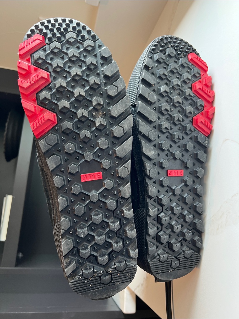 MTE Sk8-Hi GORE-TEX Insulated Boot - Picture 2 of 8